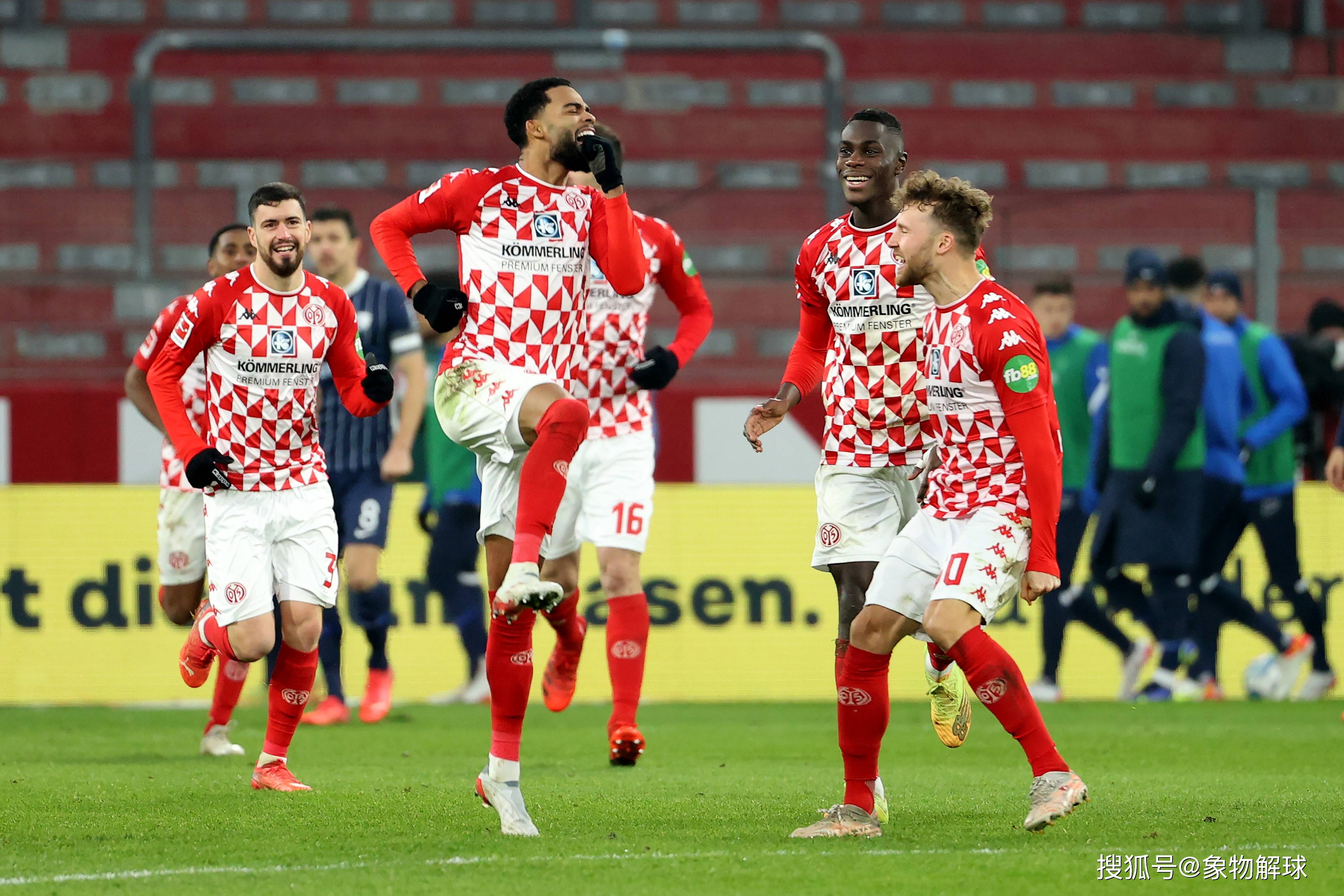 奥格斯堡俱乐部迎战前景不明，备战面临挑战(奥格斯堡vs勒沃库森前瞻)